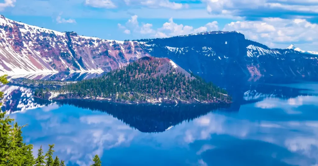What is the best time to visit Crater Lake National Park?